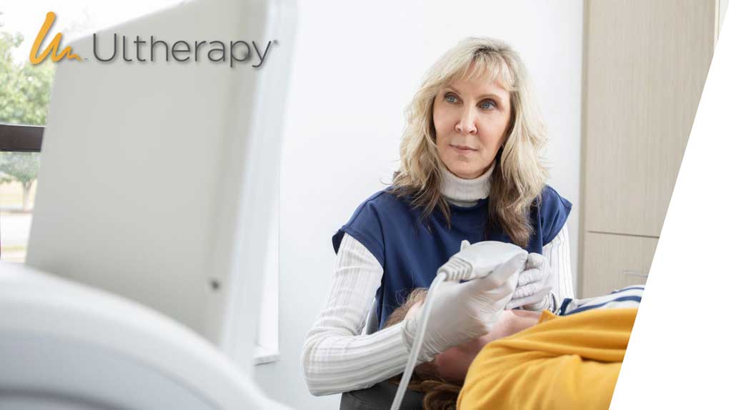 Dr. Susan Bushelman performing Ultherapy on Patient.